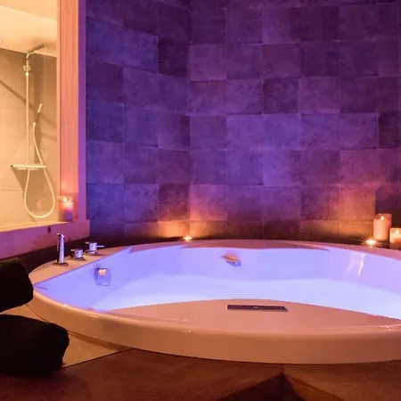 Hotel Chalet-hotel Les Cimes, The Originals Relais 4*