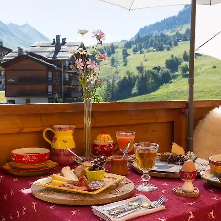 Hotel Chalet-hotel Les Cimes, The Originals Relais Le Reposoir